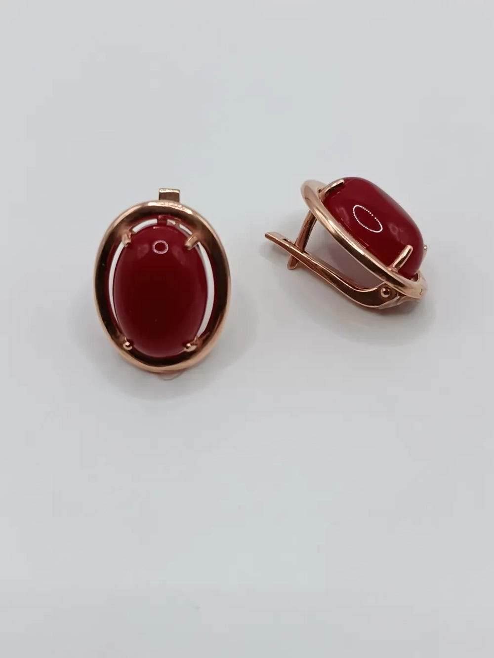 Серьги бижутерные с кораллом прессованным