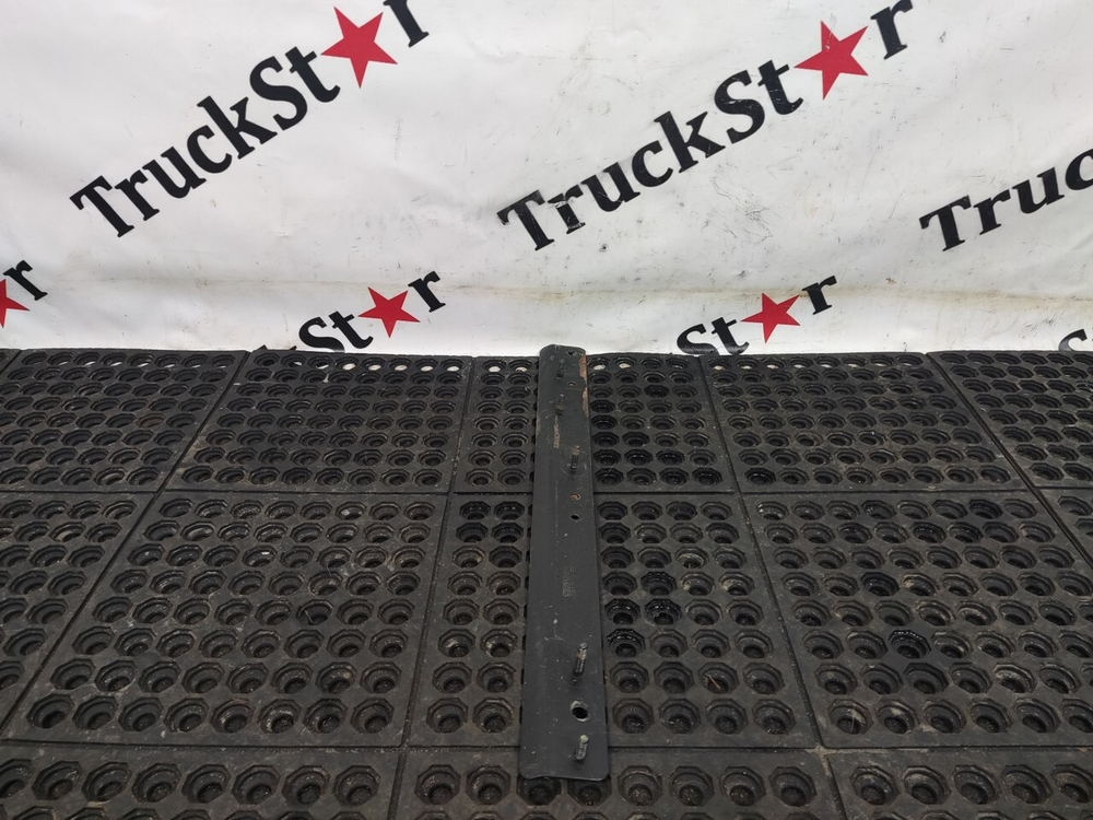 Кронштейн интеркулера правый 2020г.