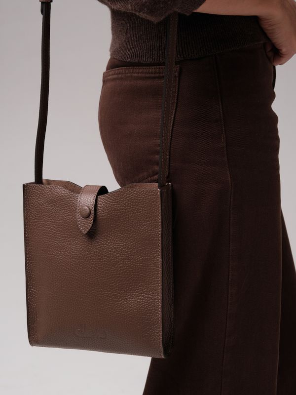 Женская кожаная сумка кросс-боди DBR 30919 коричневый какао