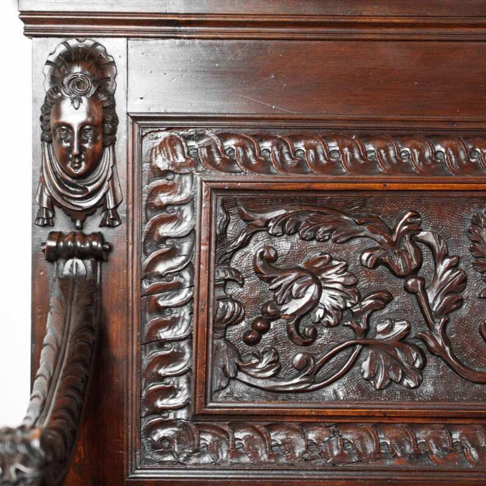 Дубовая скамья