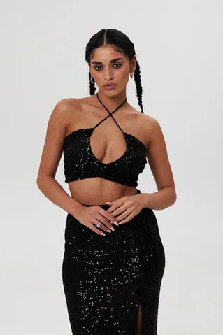 Топ из пайеток со сборкой черного цвета