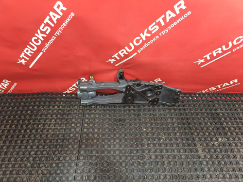 Кронштейн буксировочный правый 2020г.