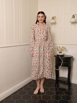 Платье с воротником стойкой