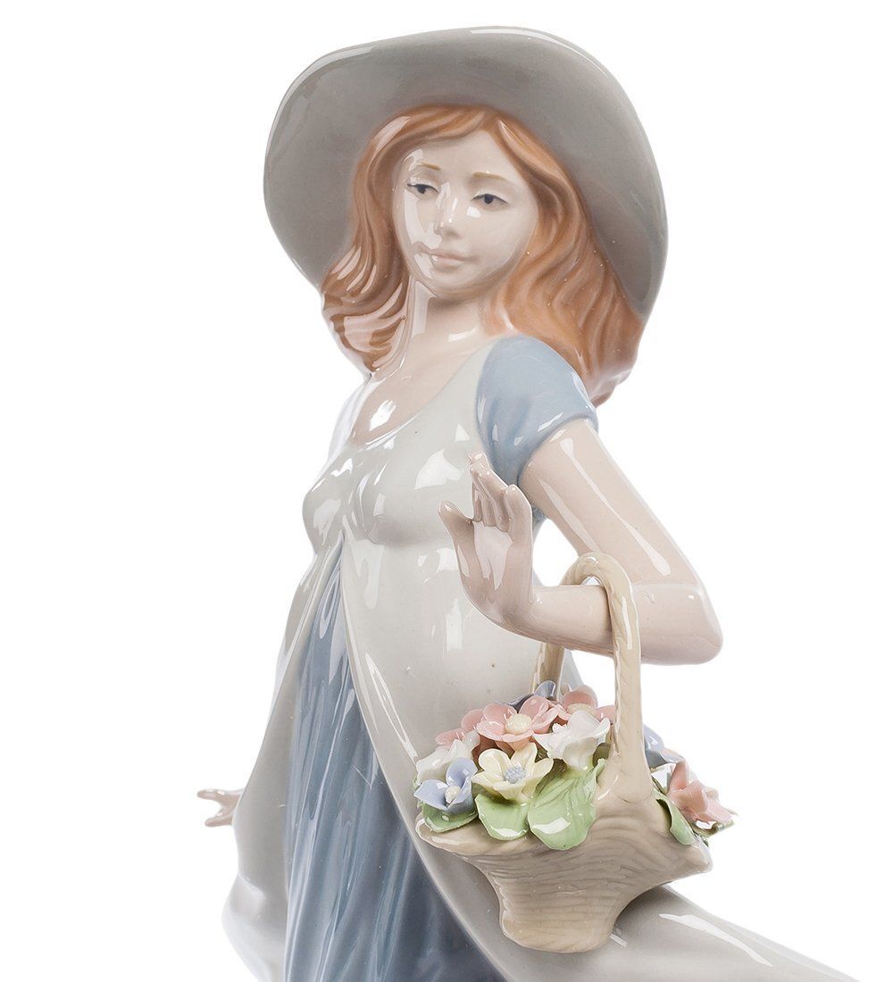 CMS-20/14 Фигурка «Девушка с корзинкой» (Pavone)