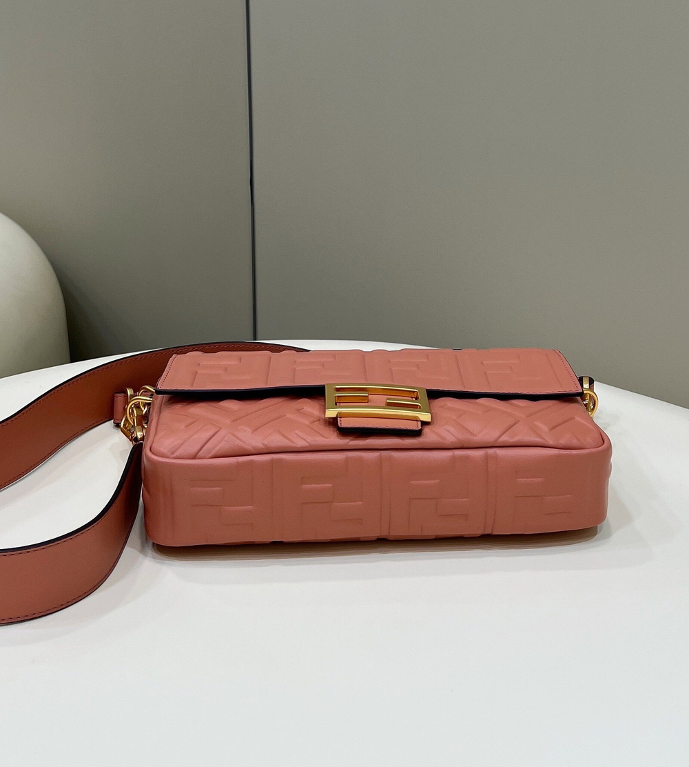 Fendi Baguette 27 cm