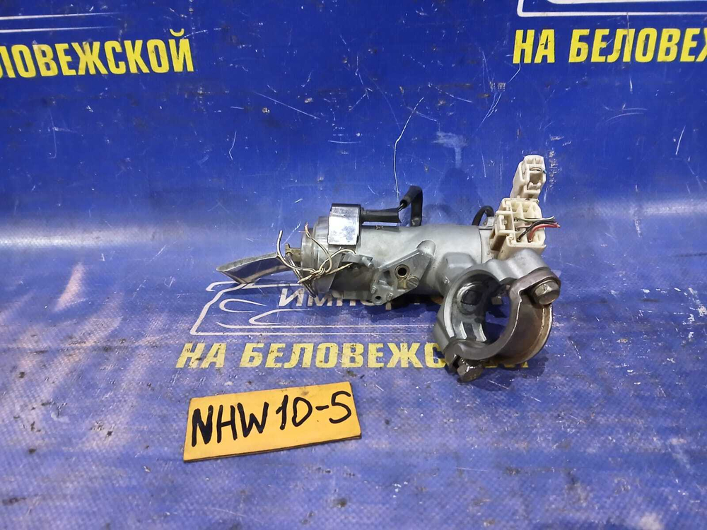 Замок зажигания TOYOTA PRIUS 1998