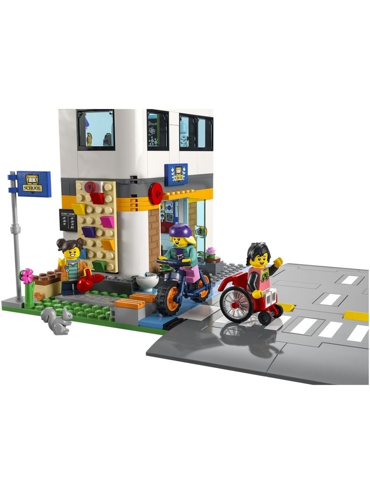 Конструктор LEGO City Community 60329 День в школе