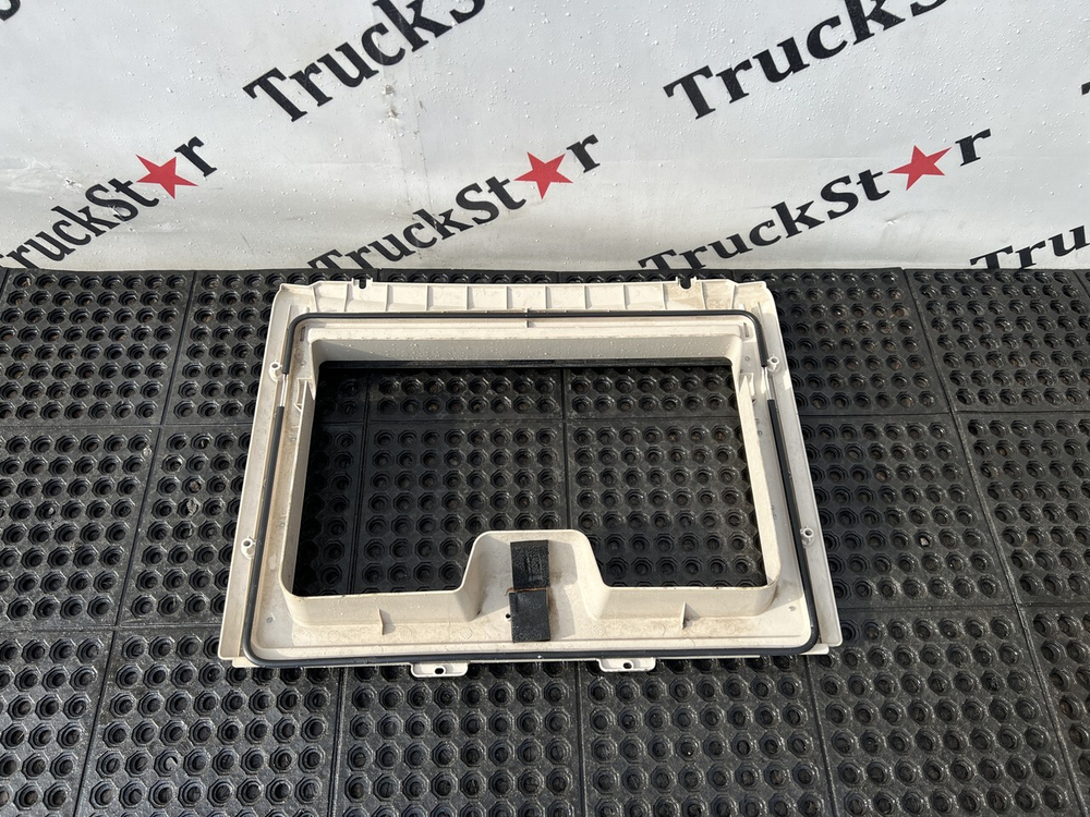 Рамка люка 2023г