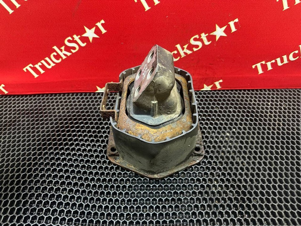 Подушка двигателя задняя