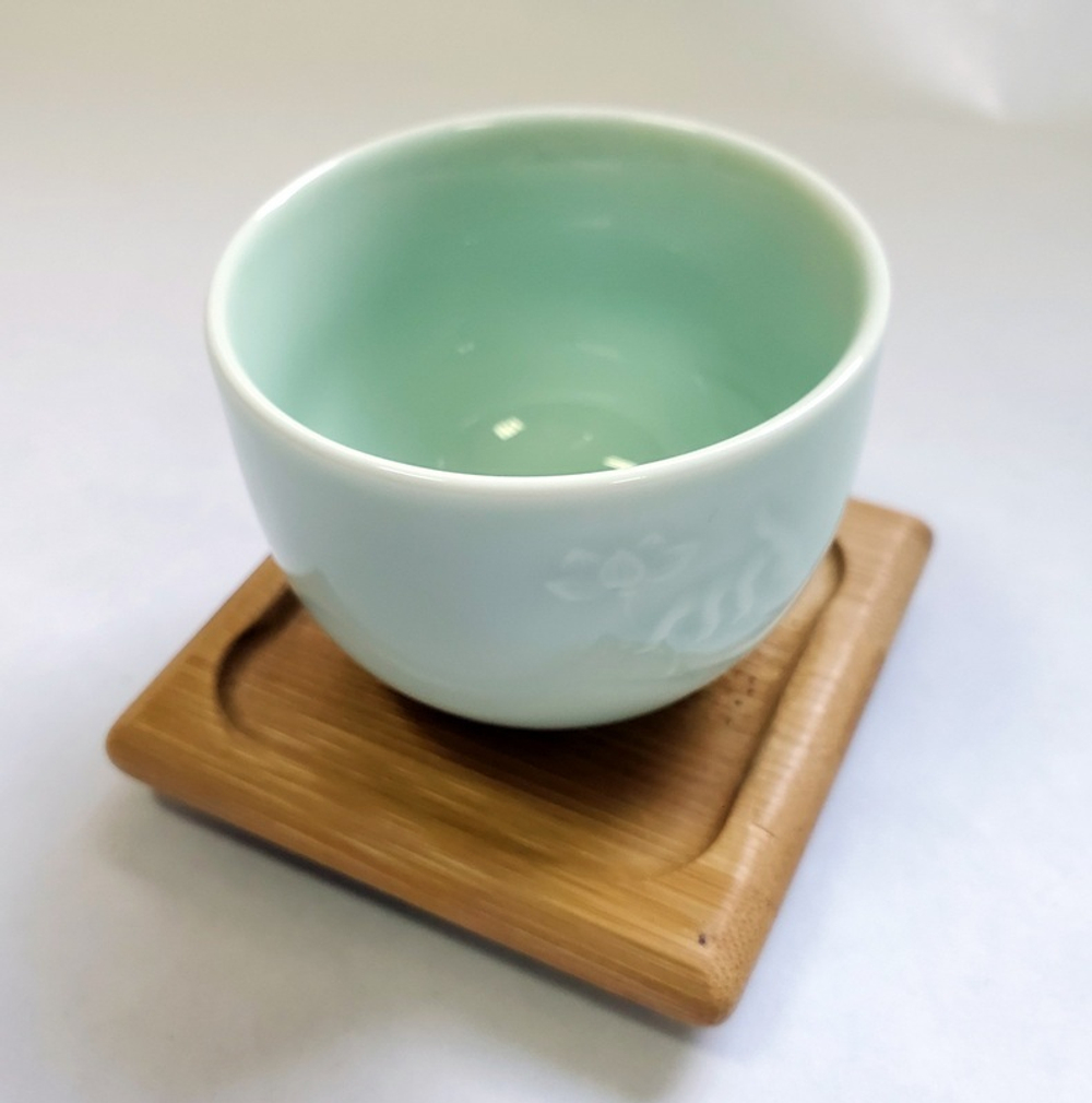 300009 Подставка под пиалу Бейто, квадратная, бамбук