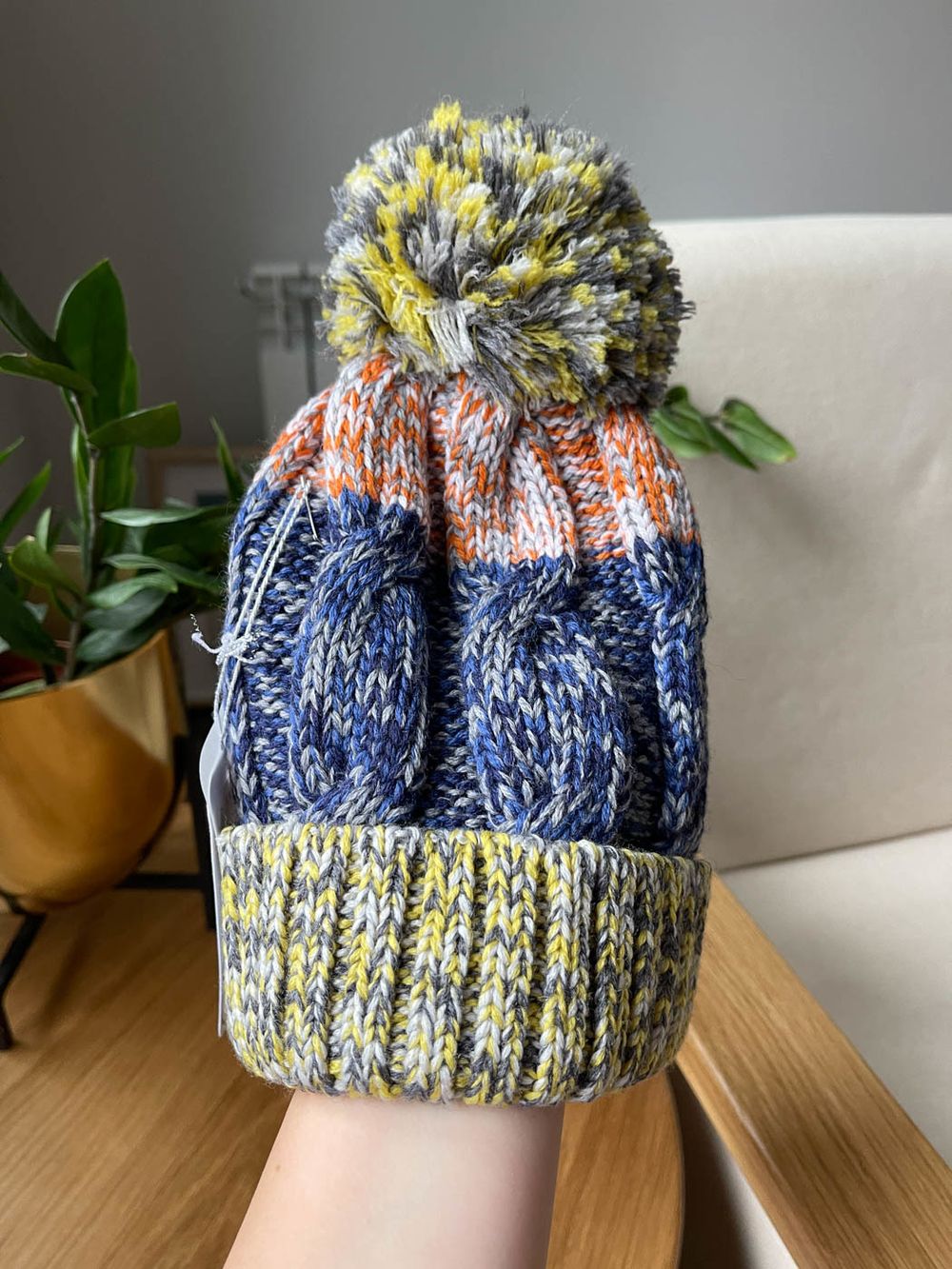 Новая шапка Catya, 98