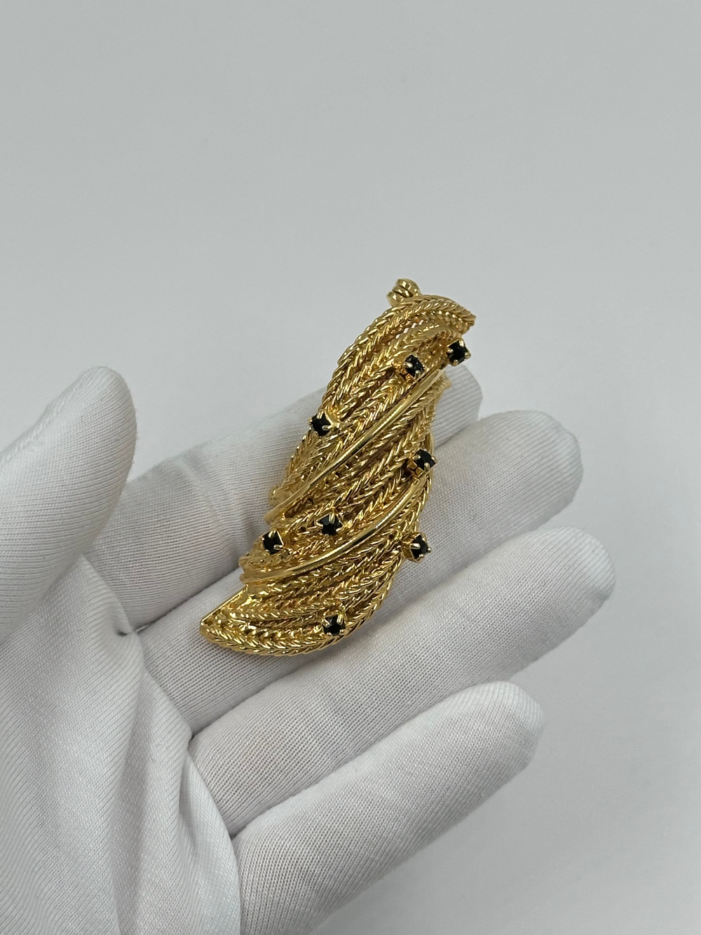 Брошь Pierre Balmain