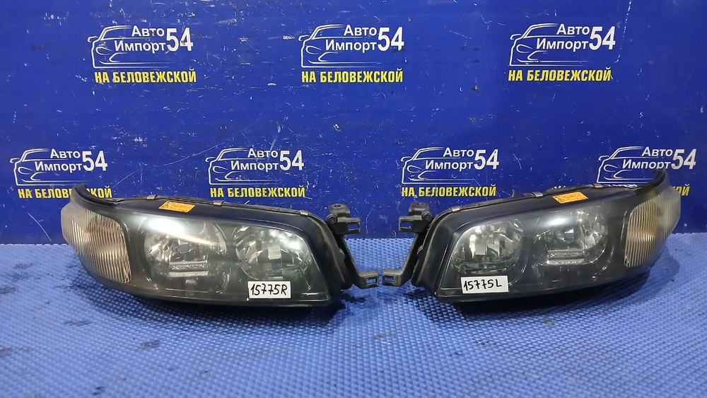 Фара передняя правая NISSAN AVENIR 2000-2005