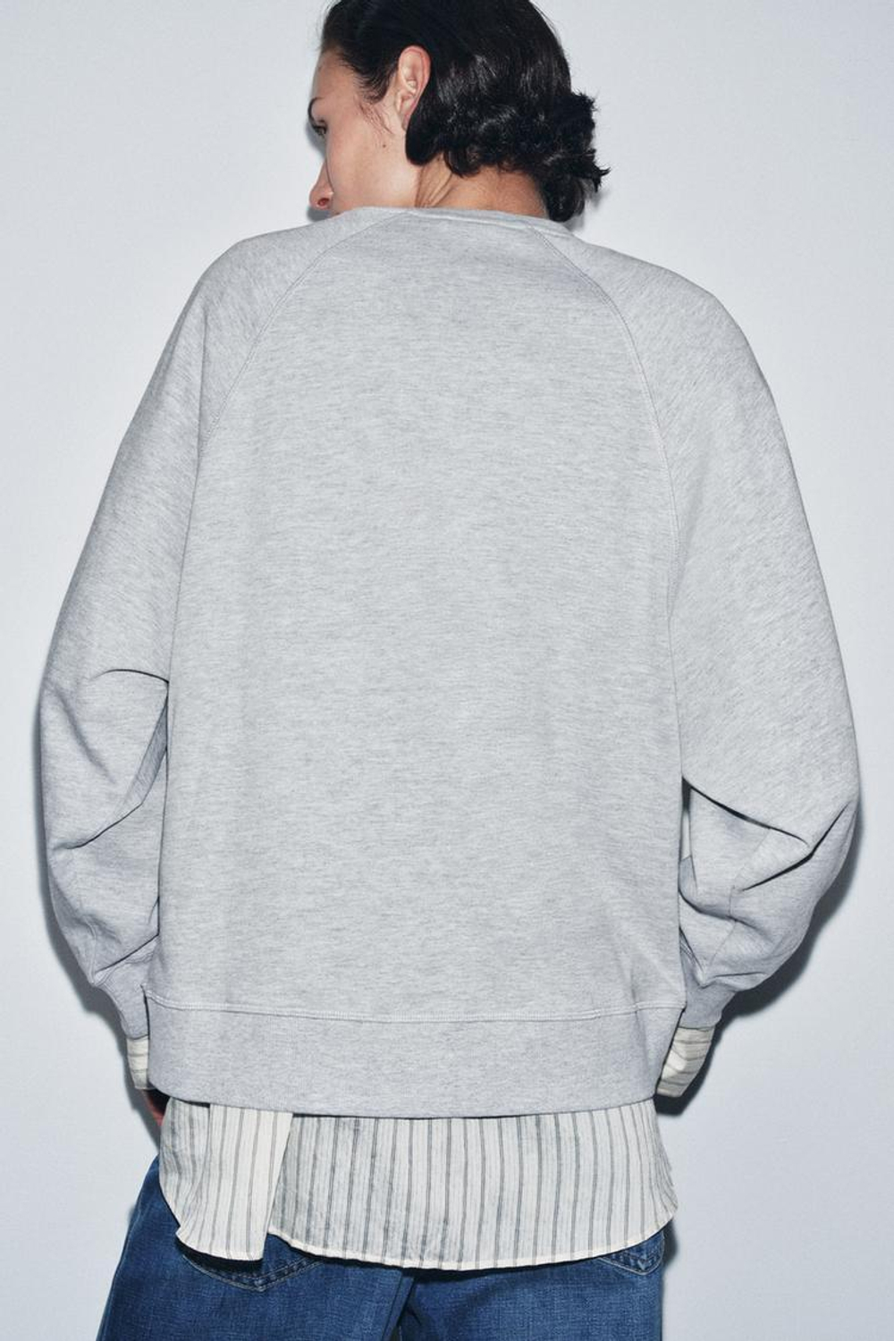 ZARA ФУТБОЛКА ОВЕРСАЙЗ С ДЛИННЫМИ РУКАВАМИ, СЕРЫЙ МЕЛАНЖ