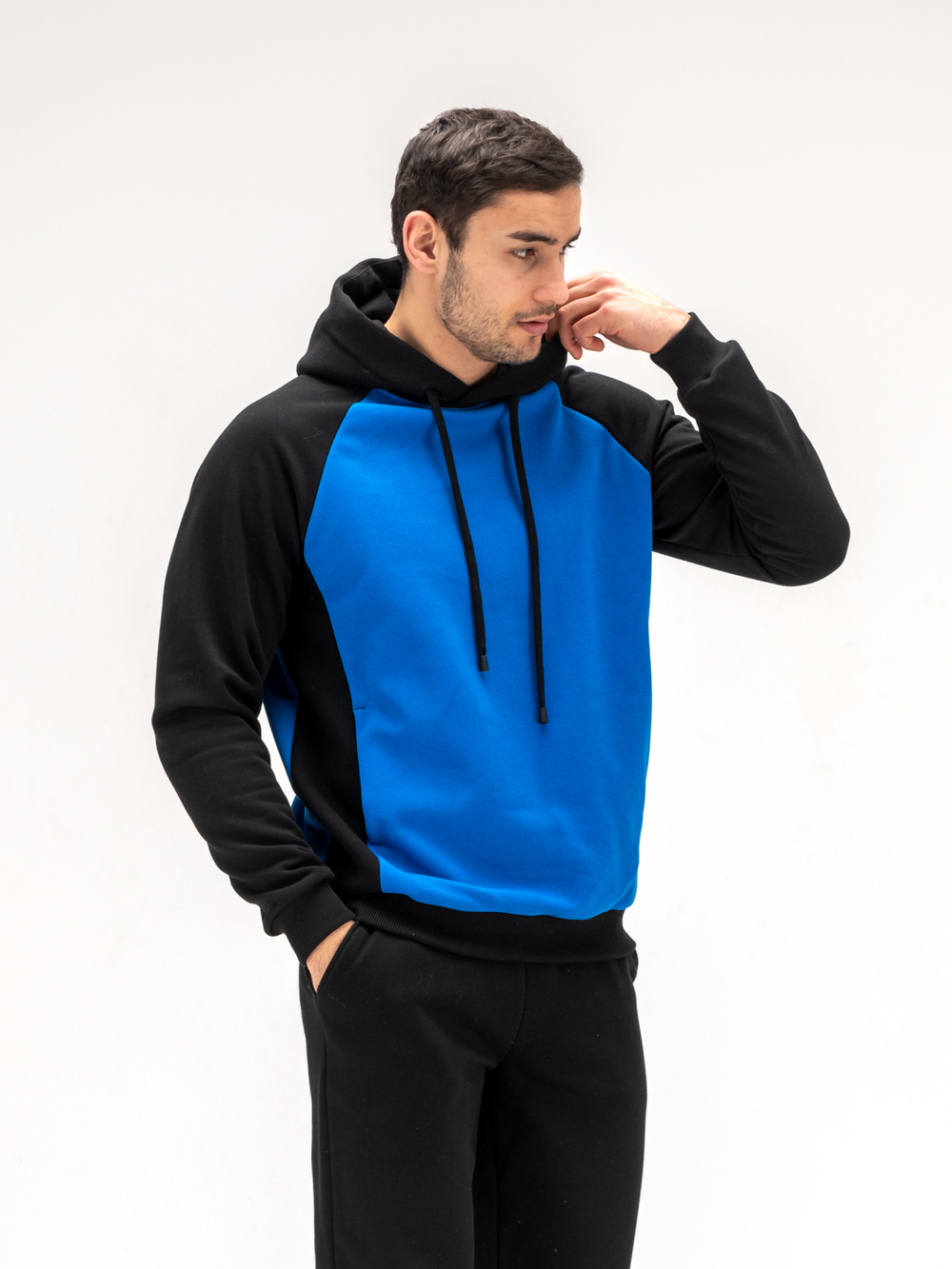 Костюм мужской спортивный. Синий/черный