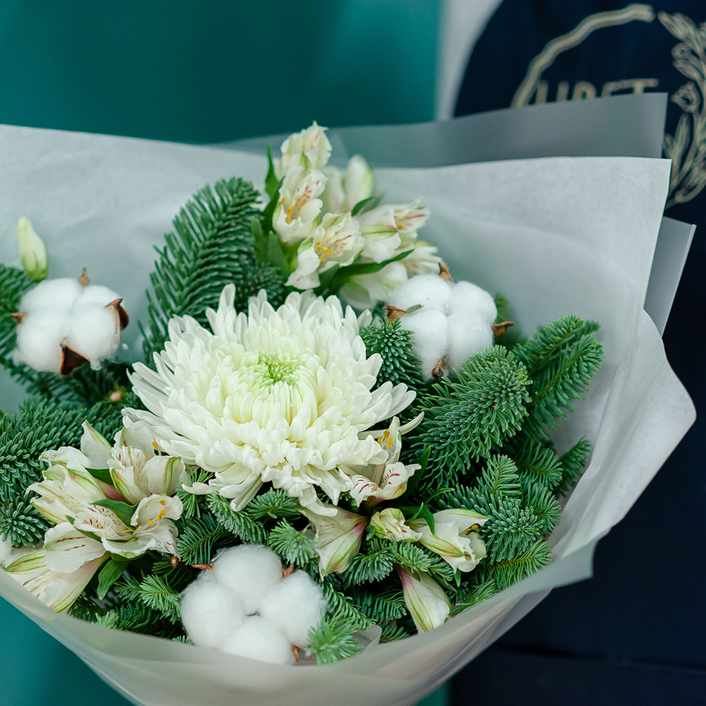 Нобилис с одноголовой хризантемой и хлопком