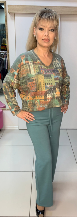 Трикотажные брюки на резинке