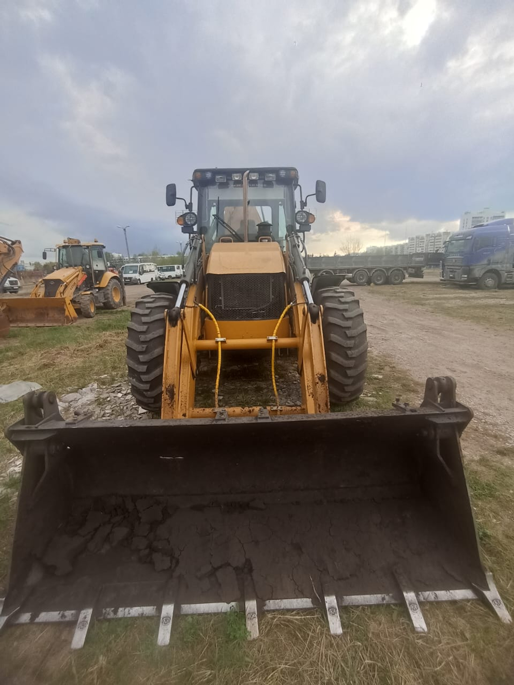 BUILDER BL* Экскаватор-погрузчик BL488 (Дизельный, 4,8 л, 102 л.с., АТ)