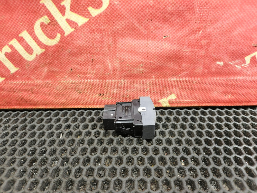 Кнопка освещения прицепа