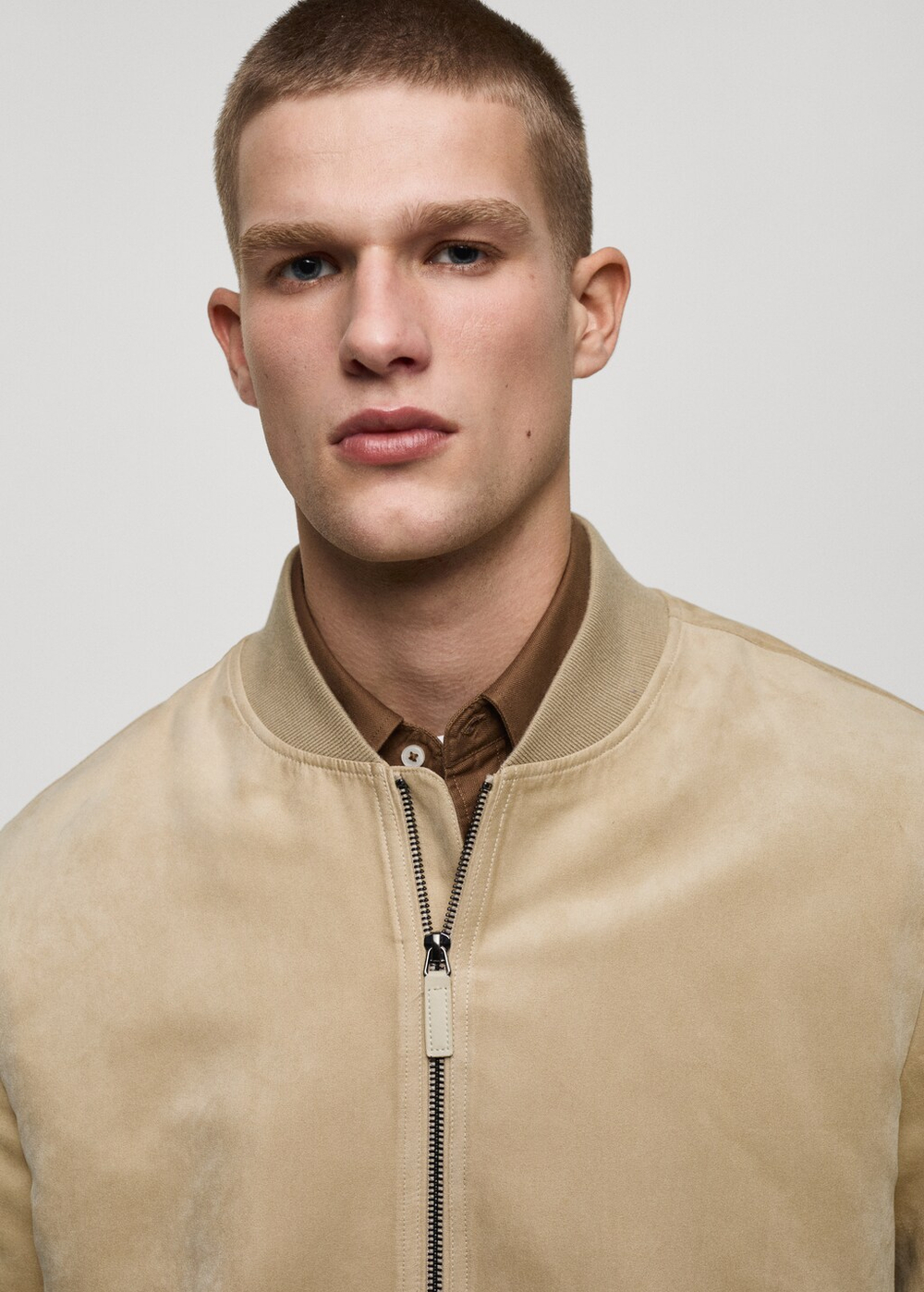 Куртка-бомбер с эффектом замши