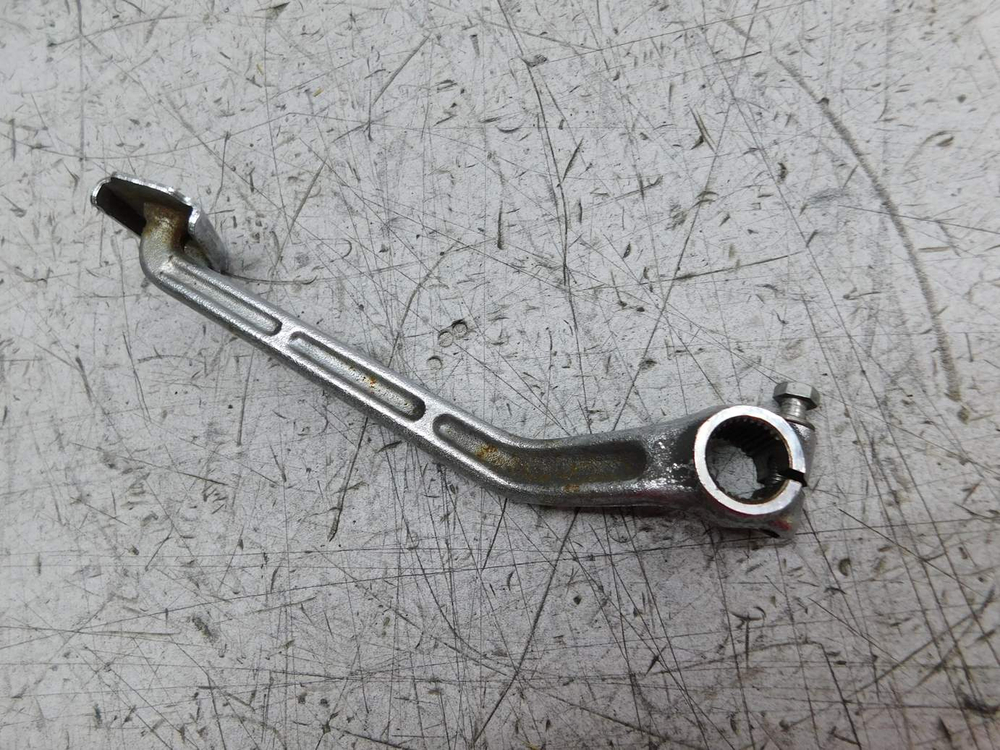 лапка заднего тормоза Yamaha V-max 1200.