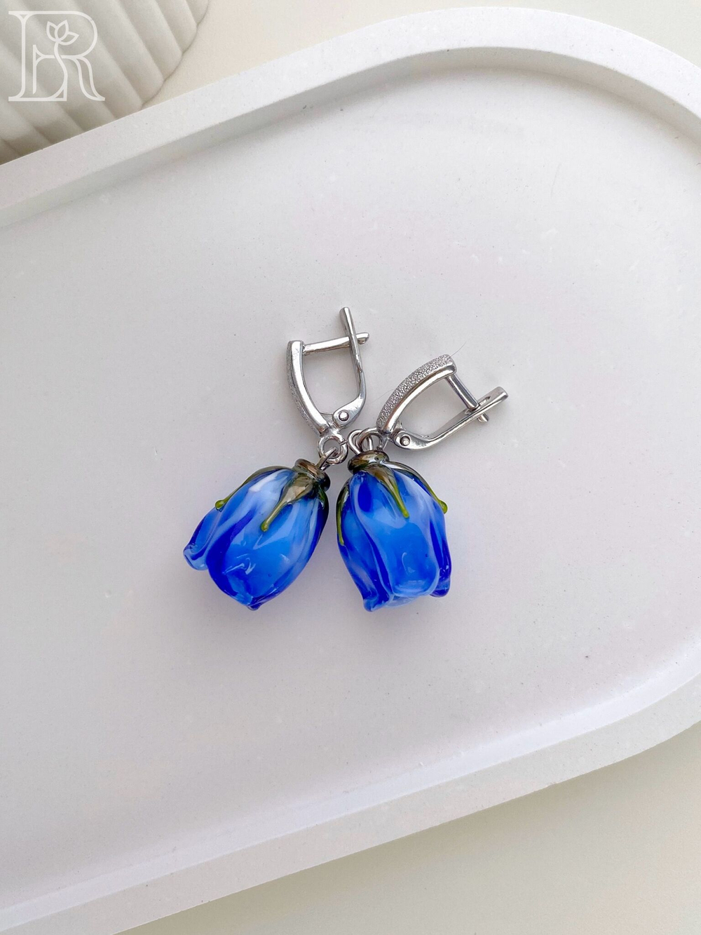LEFIREL' Серьги серебряные женские "Лазурия" с цветами из муранского стекла / ювелирные украшения из родированного серебра 925