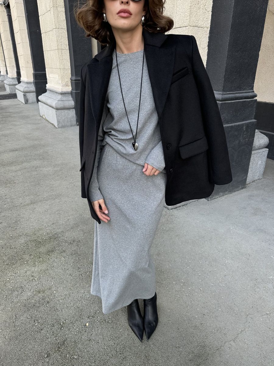 Пальто из смесовой шерсти укороченное черное