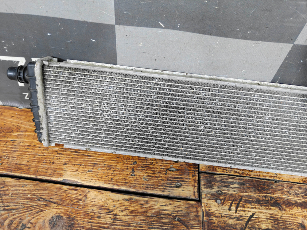 Радиатор двигателя дополнительный Mercedes S-Class (W223) 20-нв Б/У Оригинал A0995005500