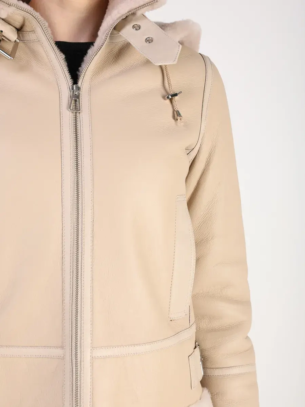 Дубленка зимняя натуральная с капюшоном пилот