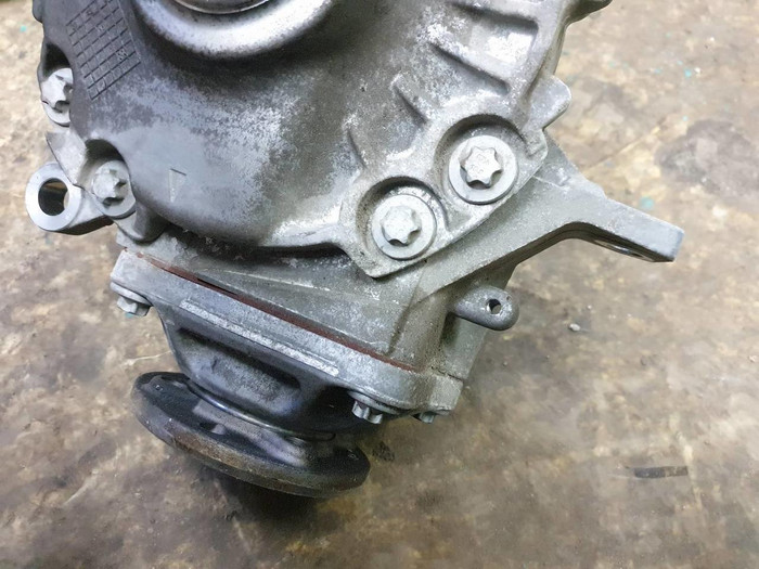 Редуктор передний Mercedes C w205 (2014-2023)