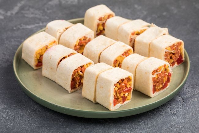 Тортилья с колбасками Пеперони, 16 шт.