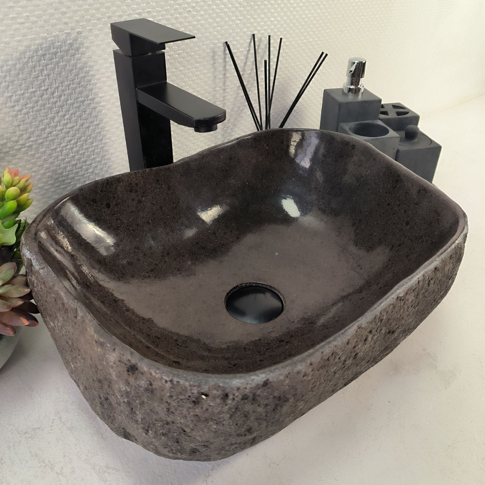 Раковина из речного камня RS-65065 44*33*15 0861