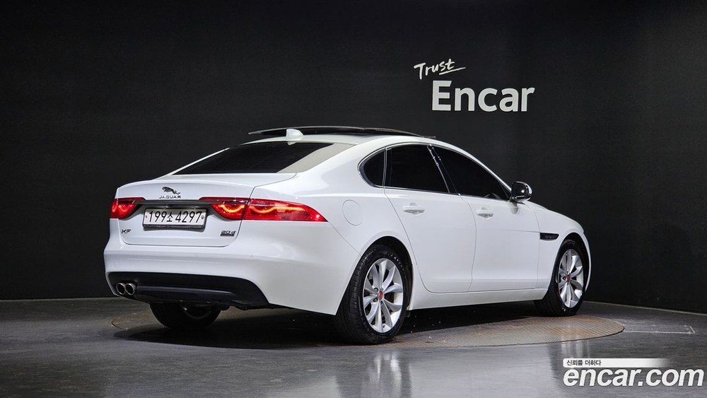 Jaguar XF (X260) 20d Portfolio AWD (10.2019)