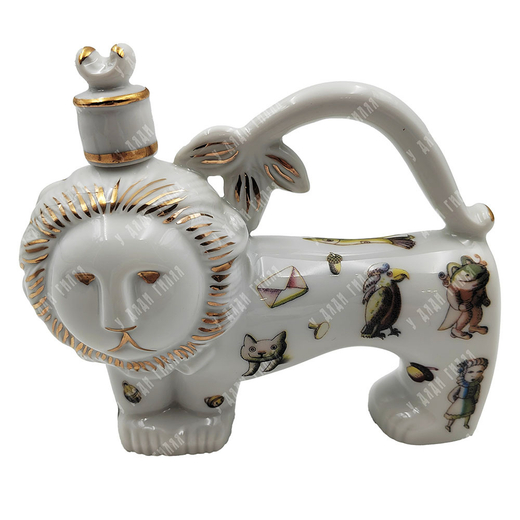 Тарасюк Иван. Штоф. Лев. Фарфорие. Авторская роспись. ЛФЗ. 2013 г.