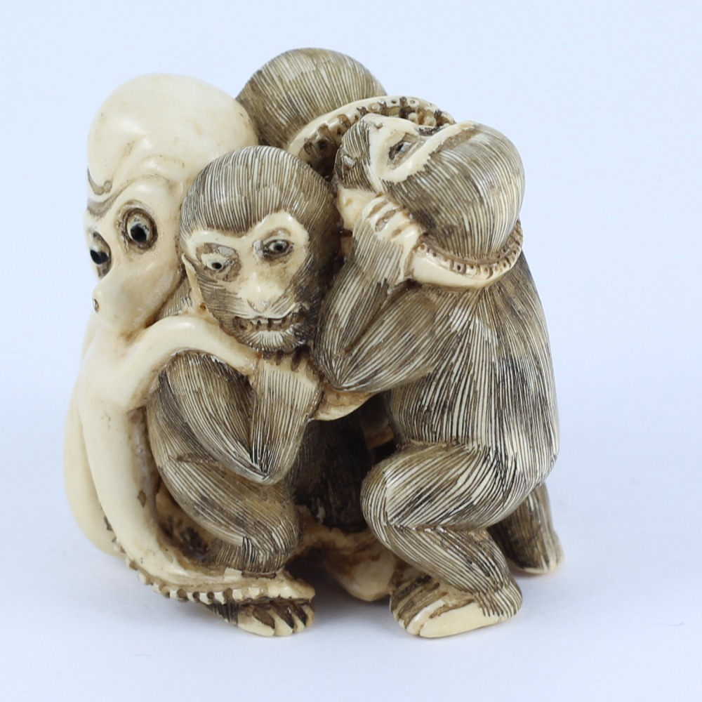 Нэцкэ Осьминог с тремя обезьянами (мамонт)