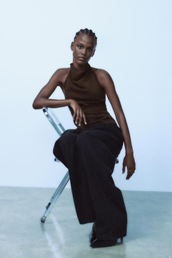 ZARA ТОП С ГОРЛОВИНОЙ ХАЛТЕР И ОТКРЫТОЙ СПИНОЙ, ШОКОЛАДНЫЙ