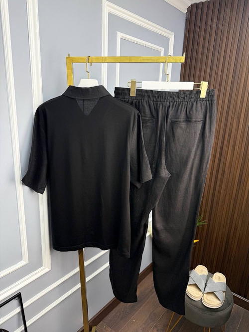 Льняной костюм Kiton