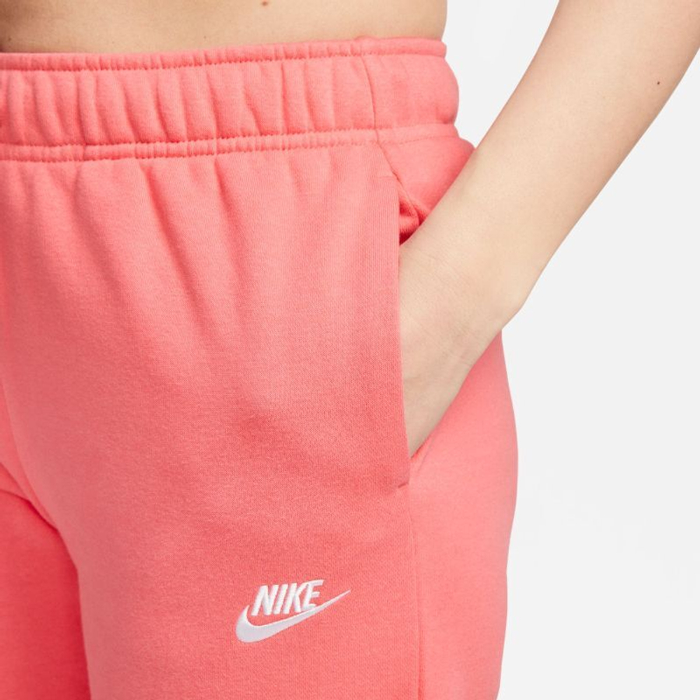 Женские теннисные брюки Nike Sportswear Club Fleece Pant - sea coral/white