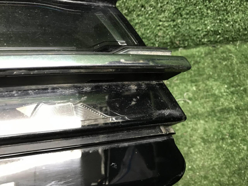 Битая Фара правая VW Touareg 3 (2018-2023) LED