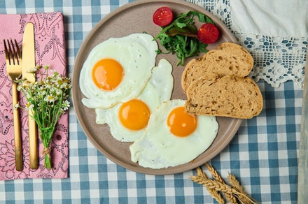 ЯИЧНИЦА ИЗ ТРЁХ ЯИЦ (220г)