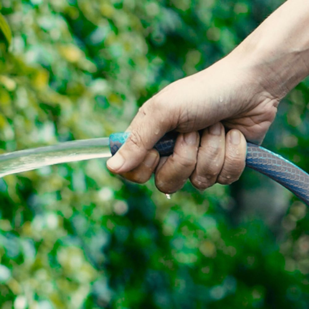 Шланг для полива GREEN APPLE GATH-1220 садовый армированный усиленный NTS 12 мм(1/2 )х20 м