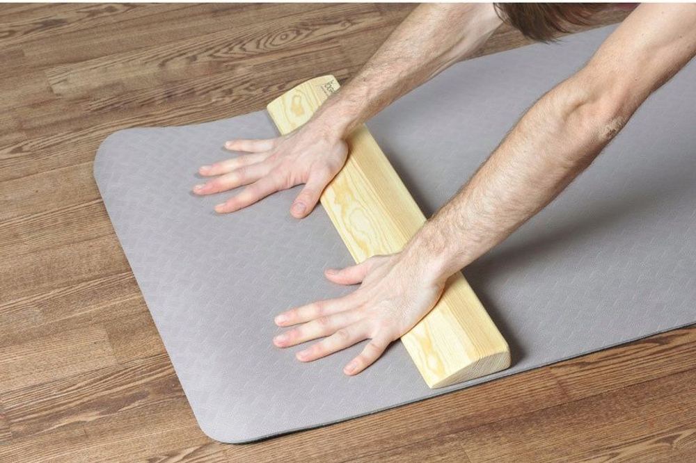 Планка деревянная лакированная