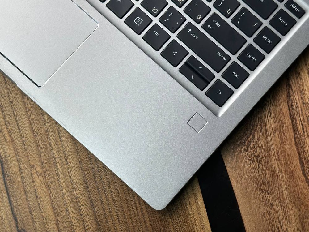 14" Ноутбук HP EliteBook 745 G5  Touch (1920x1080, AMD Ryzen 5 2500U, RAM 8ГБ, SSD 256ГБ, AMD Radeon Vega 8, Win 10 Pro)