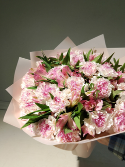 Букет из хризантем и альстромерии (С0033)