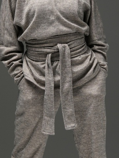 Кушак /не знаем какой цвет , но красивый