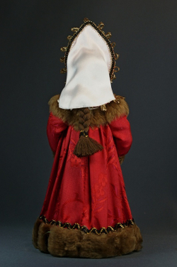 Кукла коллекционная в русском праздничном костюме