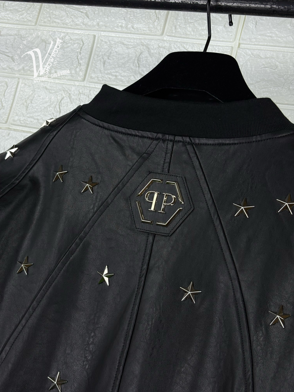 Кожаная куртка Philipp Plein с металлическими звёздами