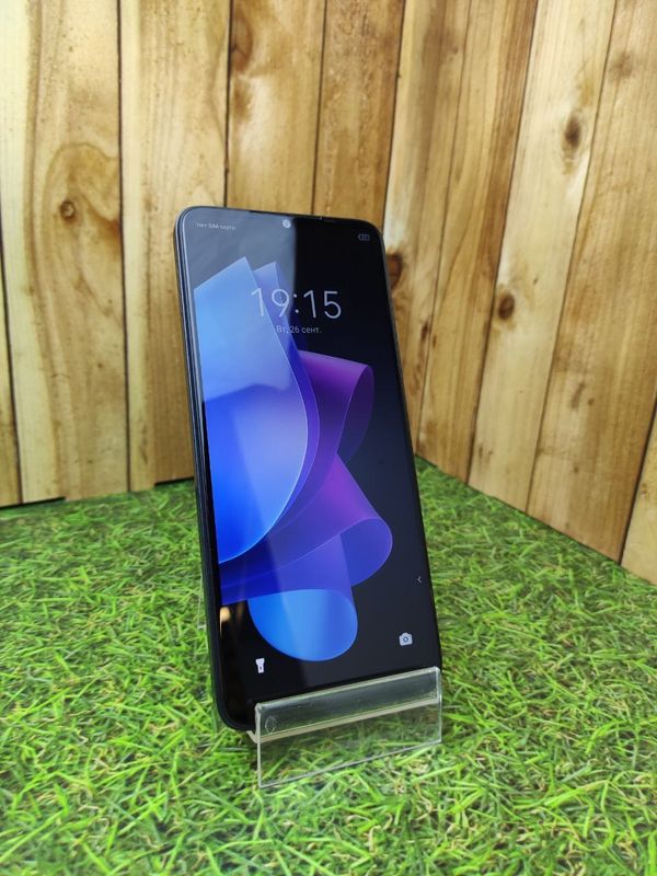Смартфон Tecno SPARK 10 8/128 ГБ черный (Витринный)