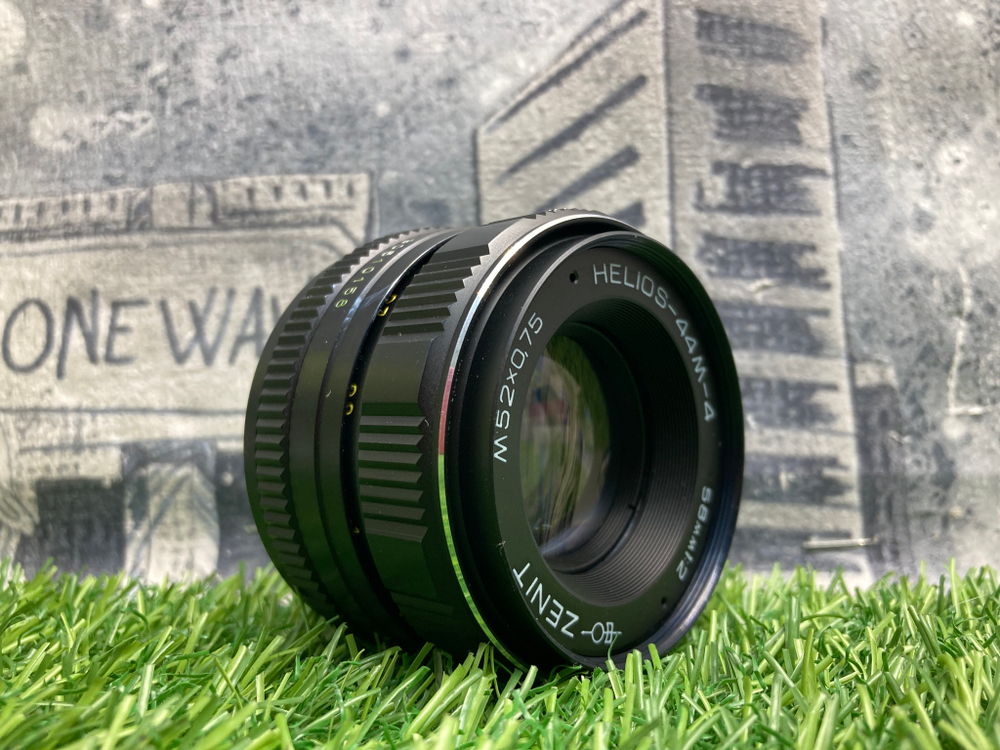 Helios-44M-4