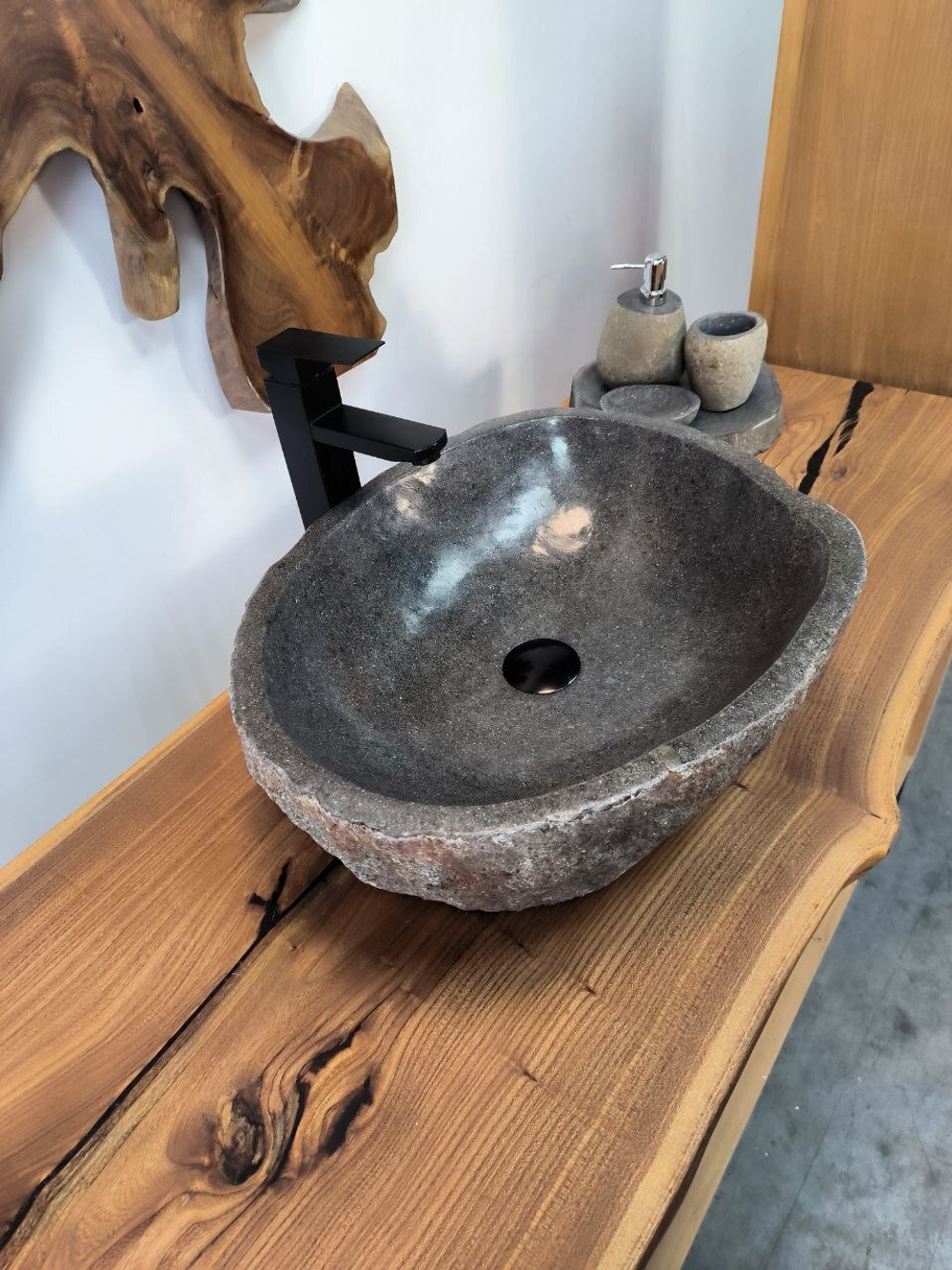 Раковина из речного камня RS-65881 52х42х15 из натурального камня